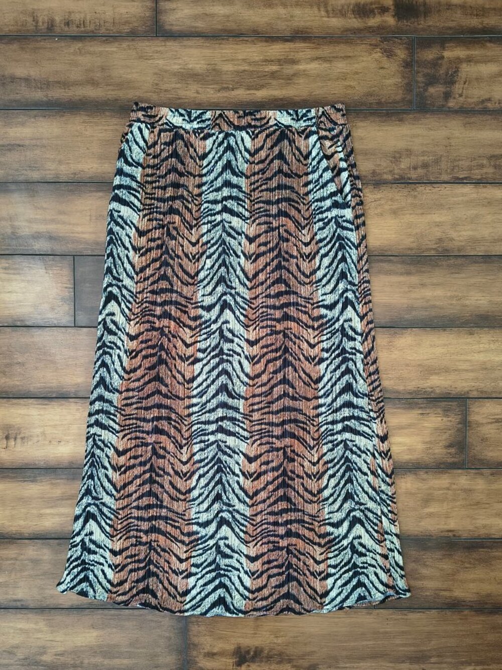 LALA Tiger Print 2-Piece Matching Skirt Set Size L Button Front Maxi - Picture 6 of 12